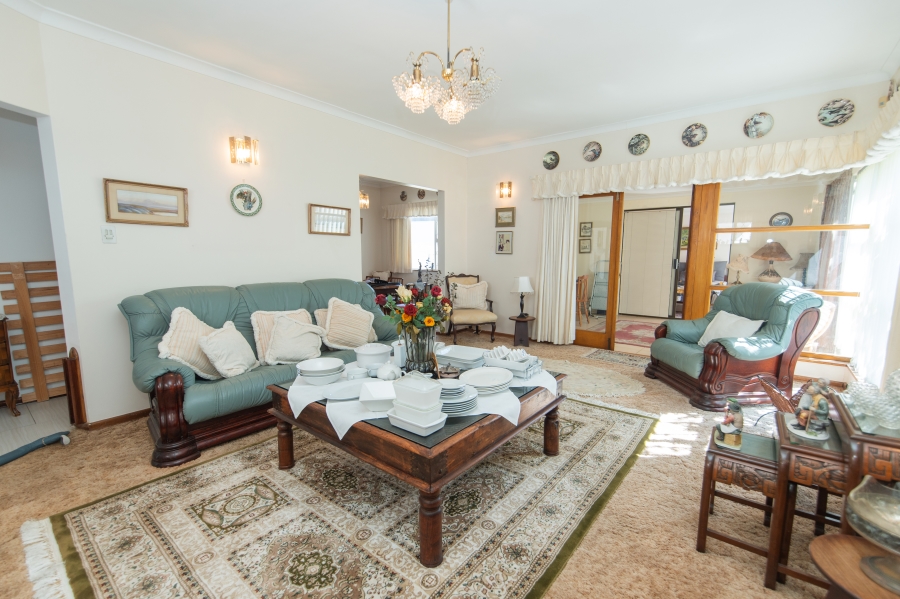 5 Bedroom Property for Sale in Framesby Eastern Cape